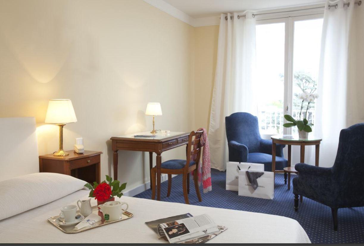 Logis Hotel Royal Saint-Mart Royat Exteriör bild