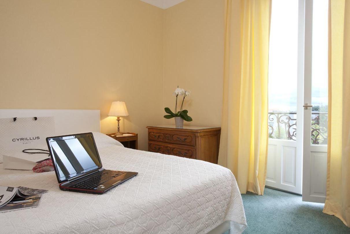Logis Hotel Royal Saint-Mart Royat Exteriör bild