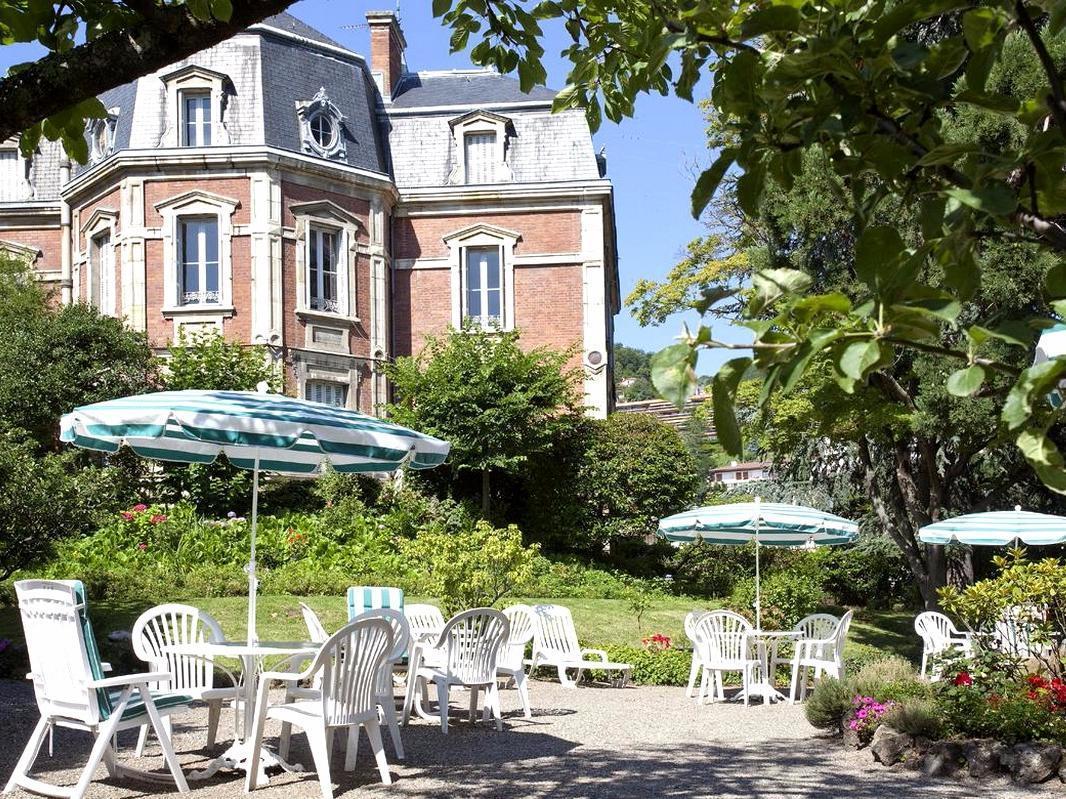 Logis Hotel Royal Saint-Mart Royat Exteriör bild