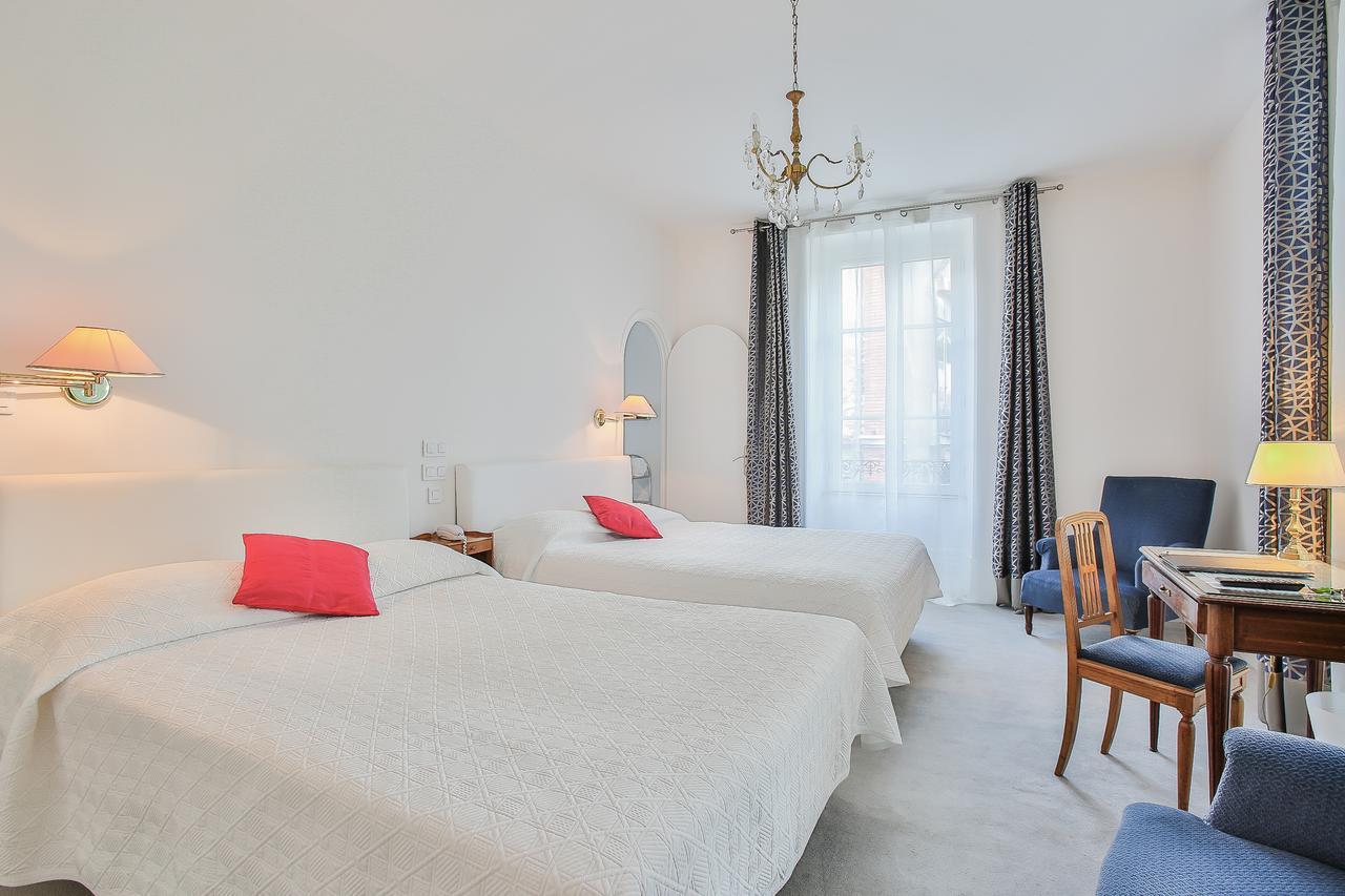 Logis Hotel Royal Saint-Mart Royat Exteriör bild