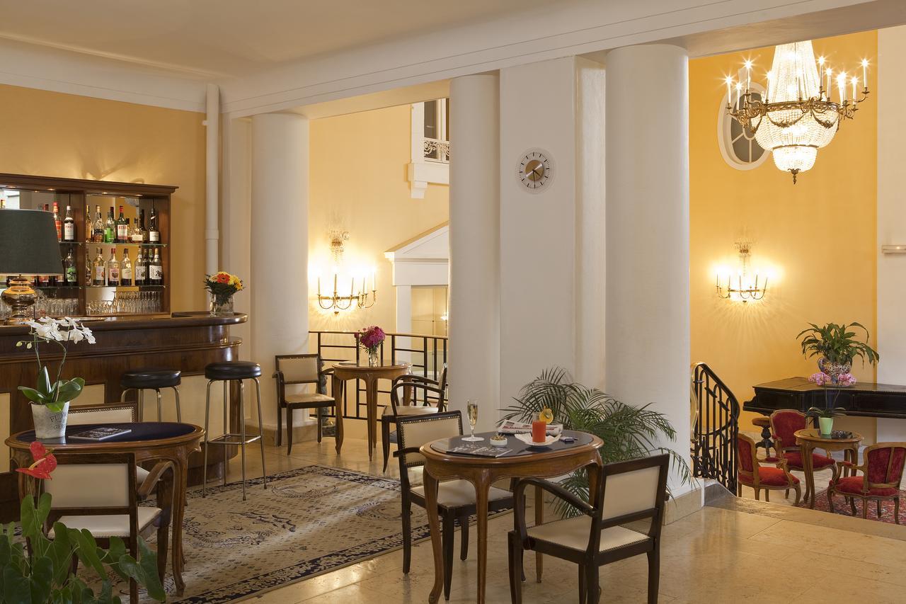 Logis Hotel Royal Saint-Mart Royat Exteriör bild